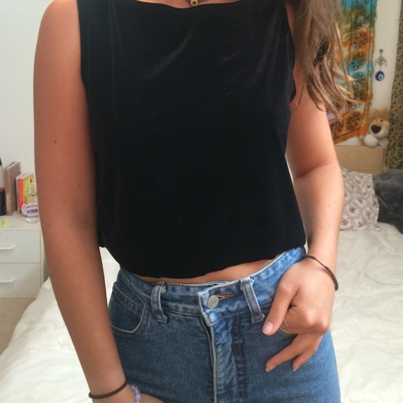 Black velvet Croptop - Picture 1 of 2