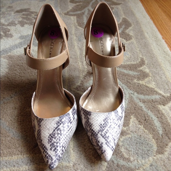 Bcbg snake heels with buckle size 8.5