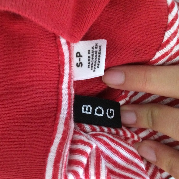 Urban Outfitters Croptop - Picture 3 of 3