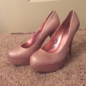 Light pink, glitter heels