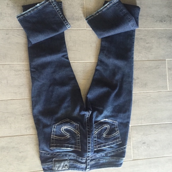 Boot-cut denim jeans. Size 27-Great condition!
