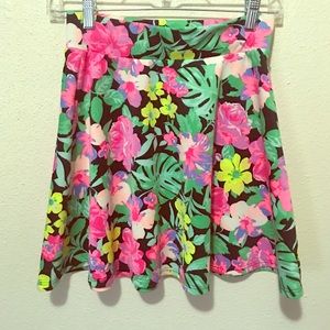 Beautiful floral high waisted skater skirt 😍😍