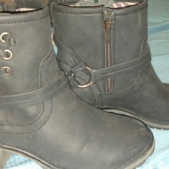 Roxy harness boots
