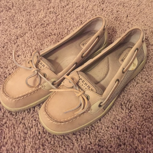 Women's tan Sperry boat shoes