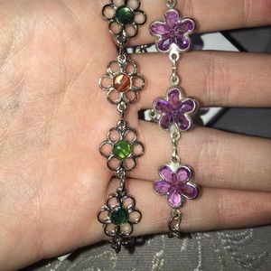 Set of 2 flower bracelets
