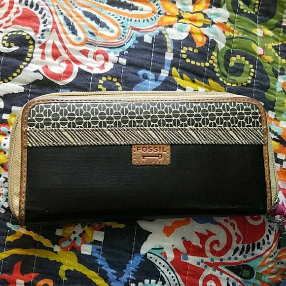 fossil wallet