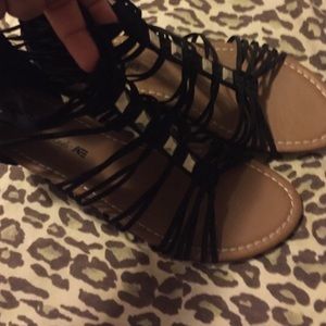 Bathing suit & gladiator sandals !