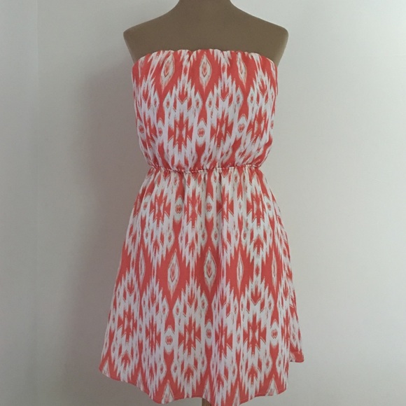 Charlotte Russe Dresses & Skirts - 🌹Strapless dress