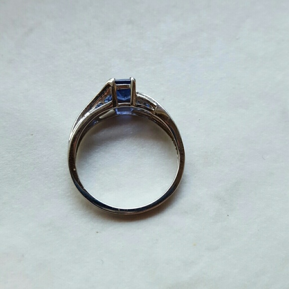 Blue Sapphire ring - Picture 2 of 2