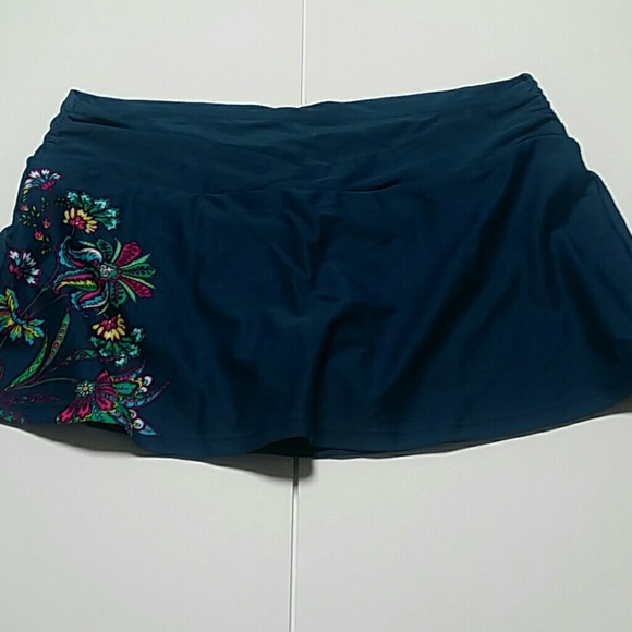 New, Athleta swim swim skirt with brief size S