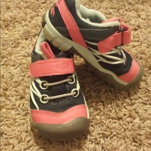 Size 6 Keen sneakers navy blue and pink