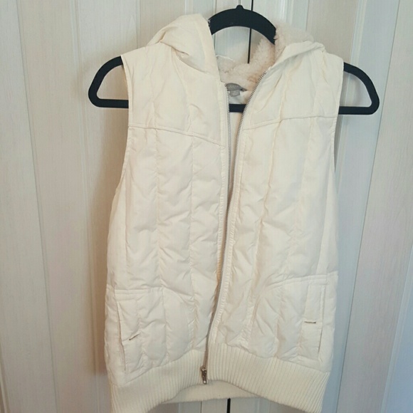 Rubbish vest with hood