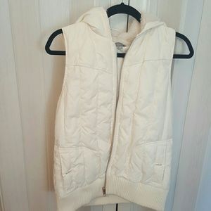 Rubbish vest with hood