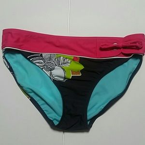 NWOT: Athleta bikini bottom size M