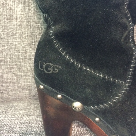 Uggs - Picture 2 of 3