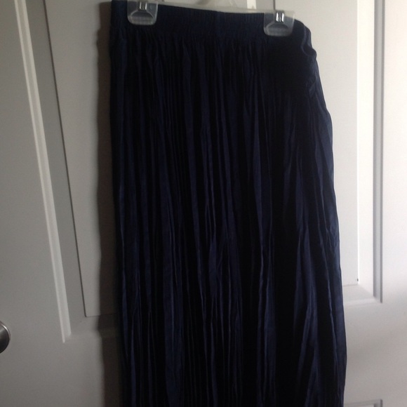 Broom stick skirt