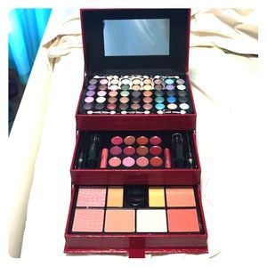 Red portable Makeup case