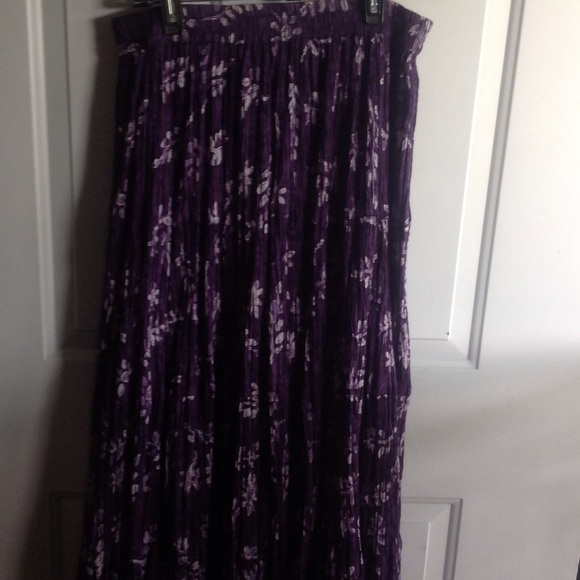 Broom stick skirt