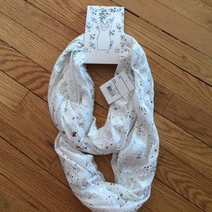 White infinity scarf