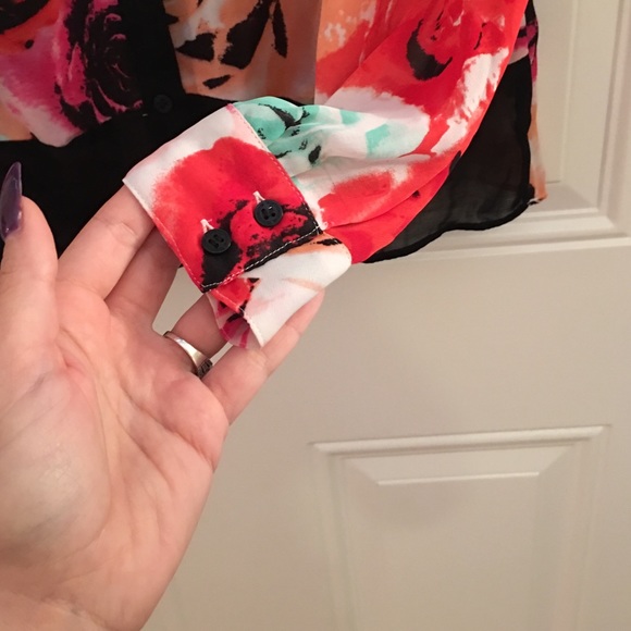 Button down blouse - Picture 3 of 4