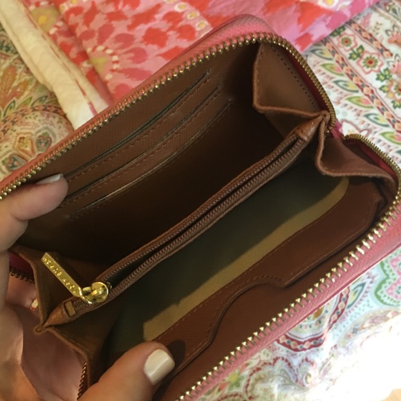 Tory burch wallet!! - Picture 4 of 4