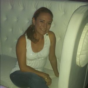 Meet your Posher, Claudia