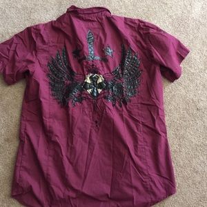 Men's shirt sleeve button down shirt.