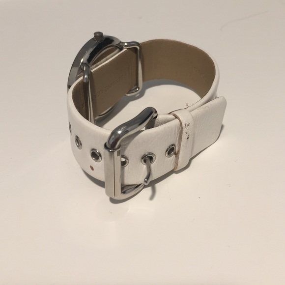 Watch - Picture 2 of 2