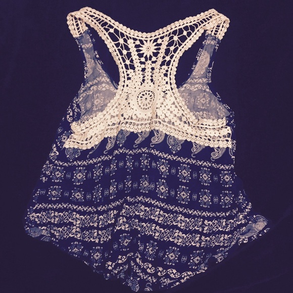 Summer lace top/crop top - Picture 2 of 2