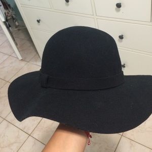 black floppy hat