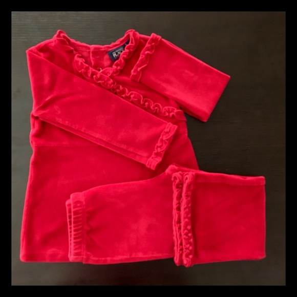 Red Outfits