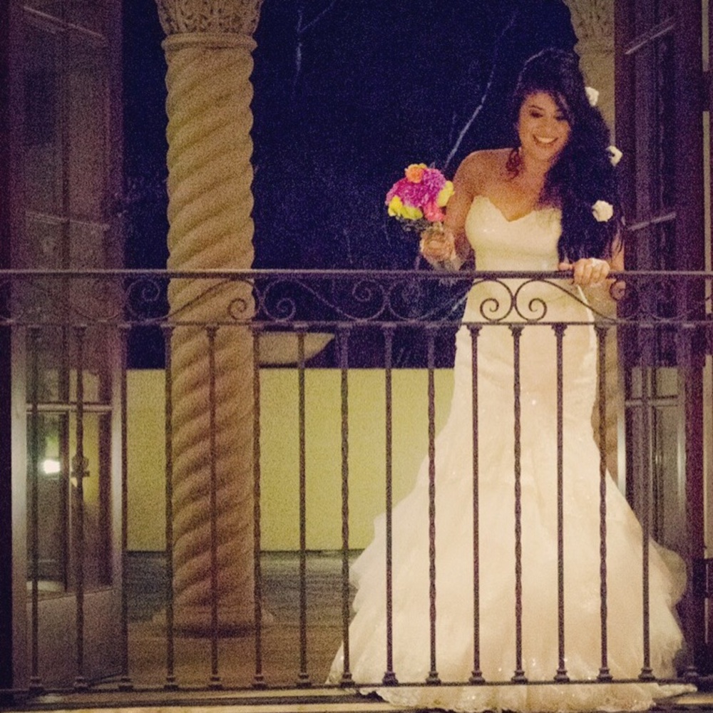 Spanish Style Wedding Gown - Picture 8 of 8