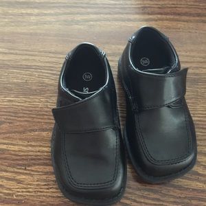 Toddler boys size 5w black dress shoes