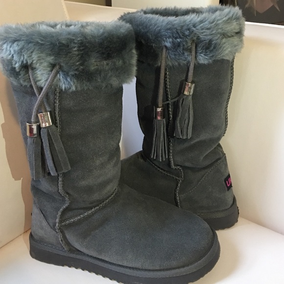 Gray Ukala winter boots size 6