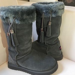 Gray Ukala winter boots size 6