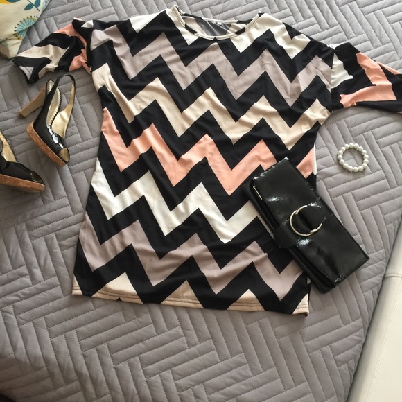 Small Chevron Shift Dress **NEW** - Picture 1 of 1