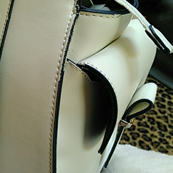 NWT London Fog Bag - Picture 4 of 4