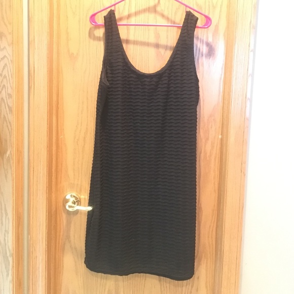 Black ripple bodycon dress