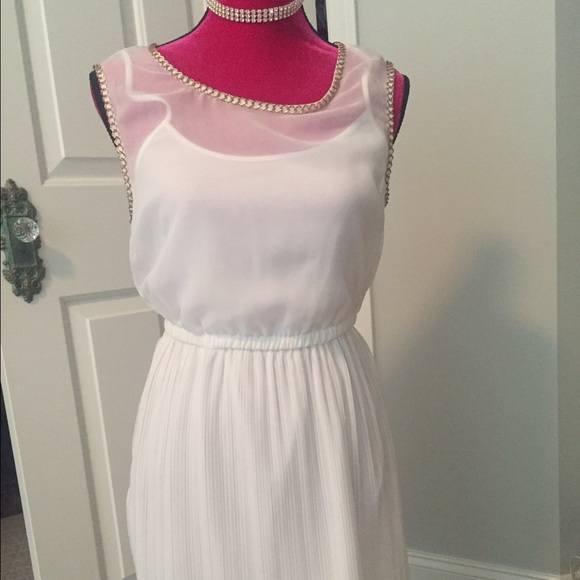 FINAL SALE Willow & Clay White and Gold Mini Dress