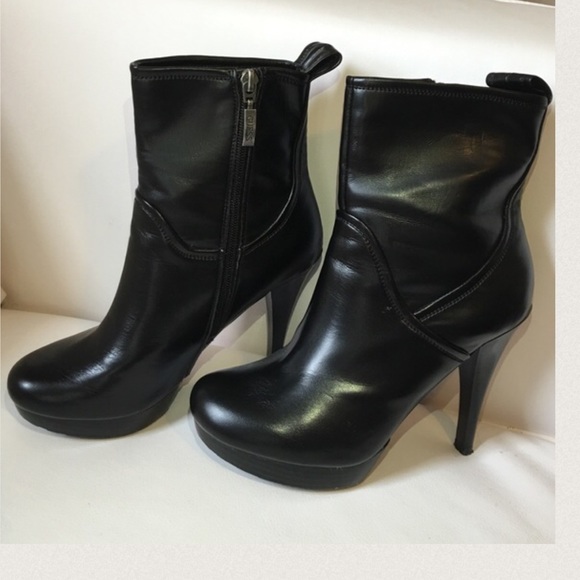 Black ankle boot size 6