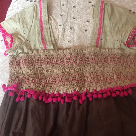 Embroidered dress - Picture 2 of 2