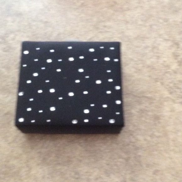Black square purse with embellishments - Picture 2 of 4