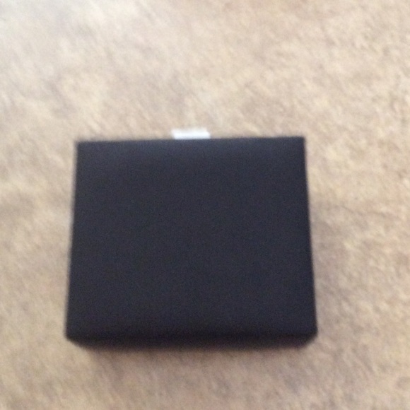 Black square purse with embellishments - Picture 3 of 4