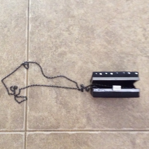 Black square purse with embellishments - Picture 4 of 4