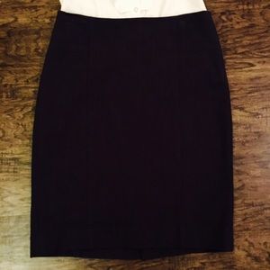 Banana Republic Size 4 black pencil skirt 💙