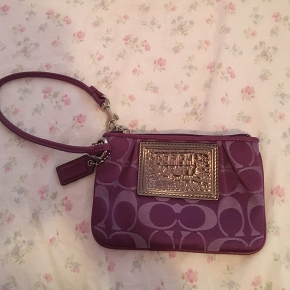Coach | Poppy Wristlet Purple