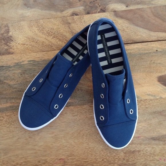 NEW French Connection slip-on sneaker size 8.5 - Picture 1 of 3