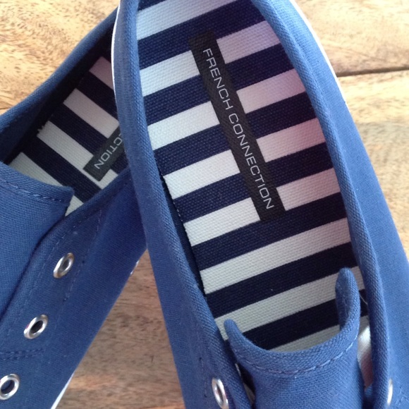 NEW French Connection slip-on sneaker size 8.5 - Picture 2 of 3