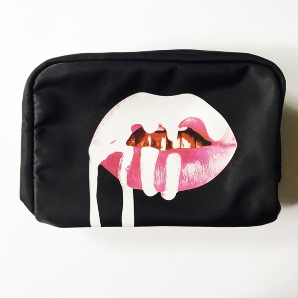 NFS 🚫 Kylie Cosmetics Lips Makeup Bag - Picture 2 of 4