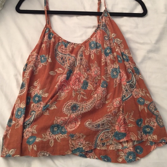 Cute never worn Billabong top